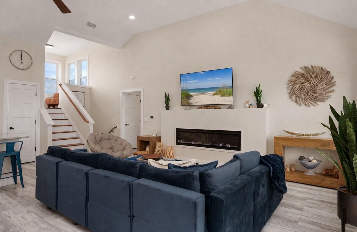 OBX to Sea — Living room image 7
