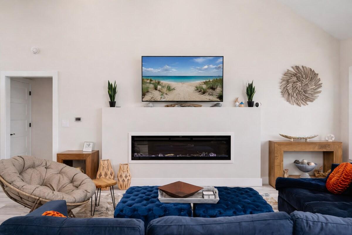 OBX to Sea — Living room image 9