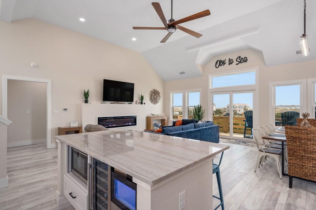 OBX to Sea — Full kitchen image 5