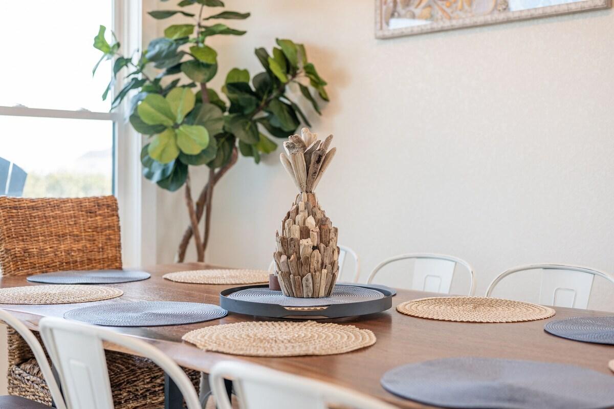 OBX to Sea — Dining area image 1