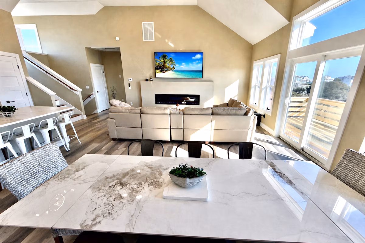 TripleSea — Living room image 1