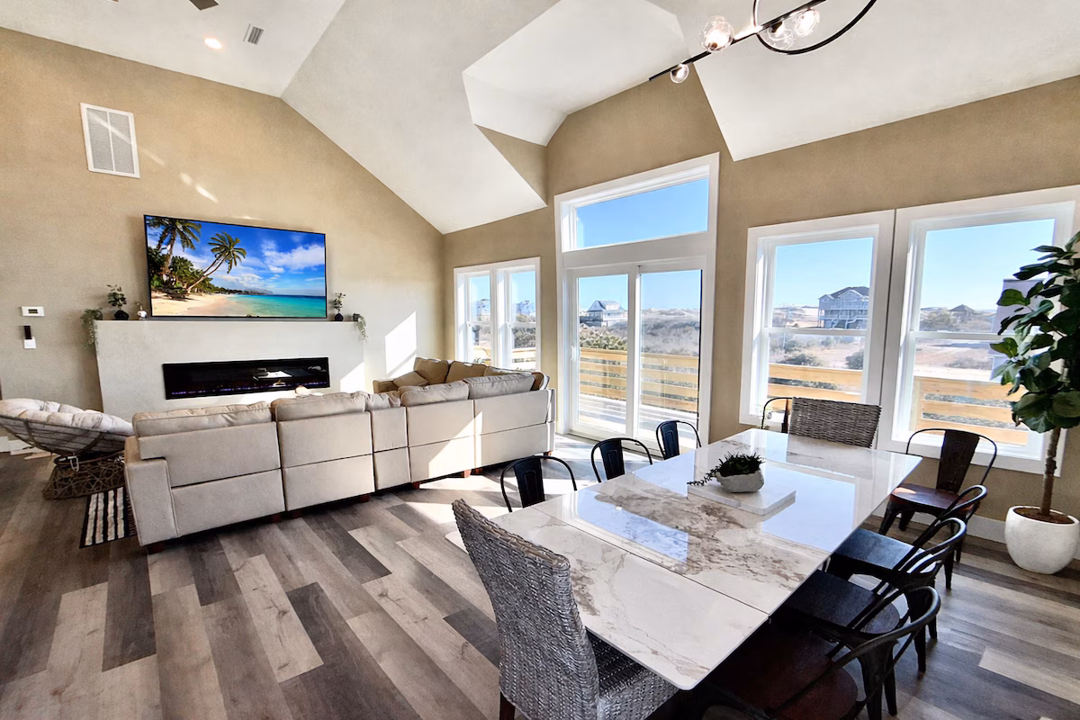 TripleSea — Living room image 5