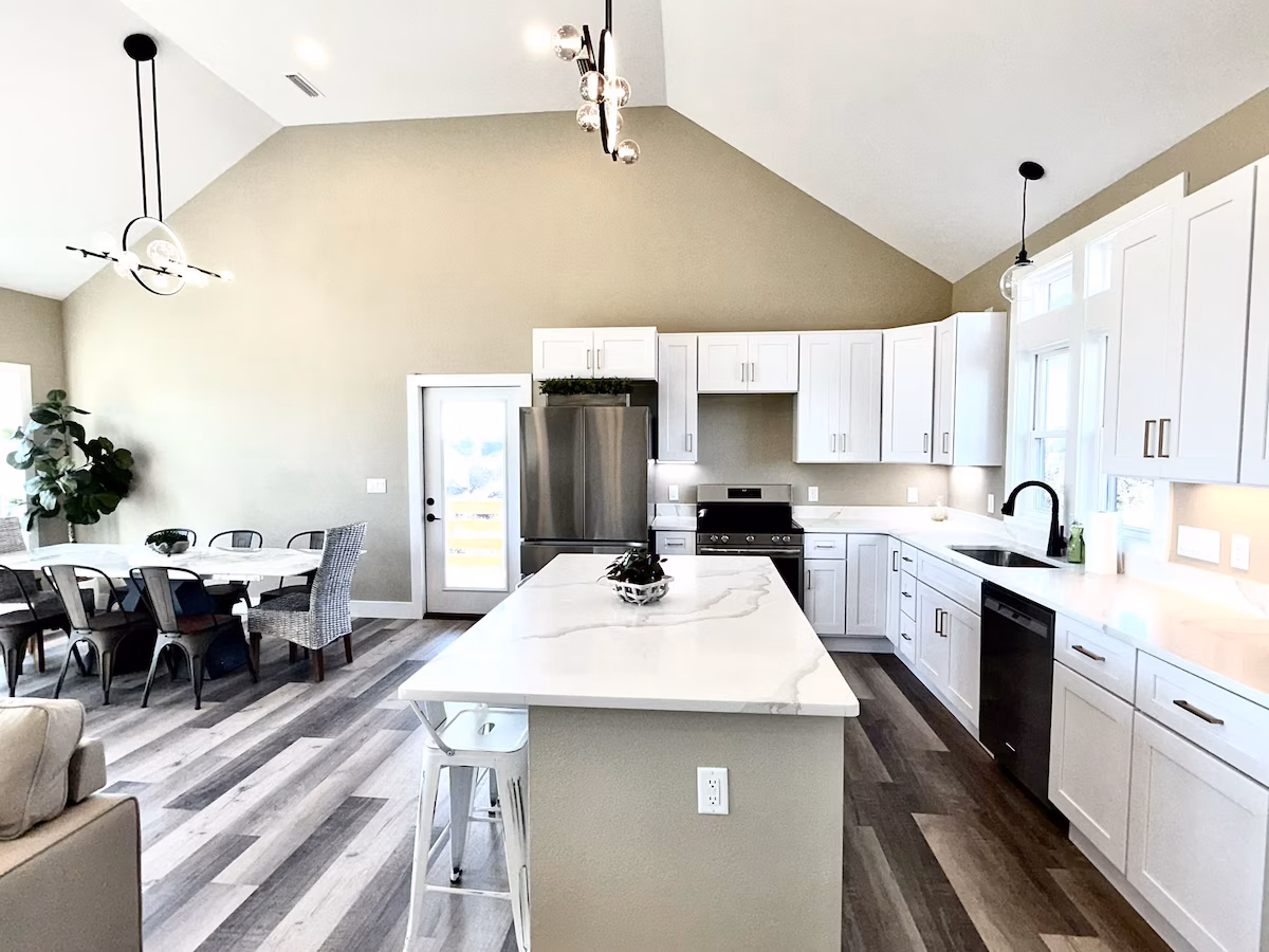 TripleSea — Full kitchen image 2