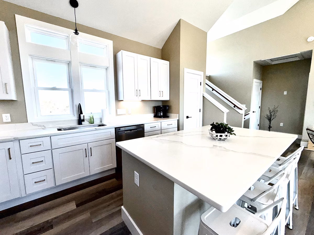 TripleSea — Full kitchen image 4