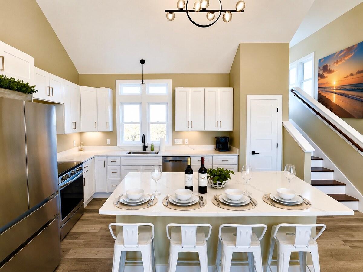 TripleSea — Full kitchen image 6