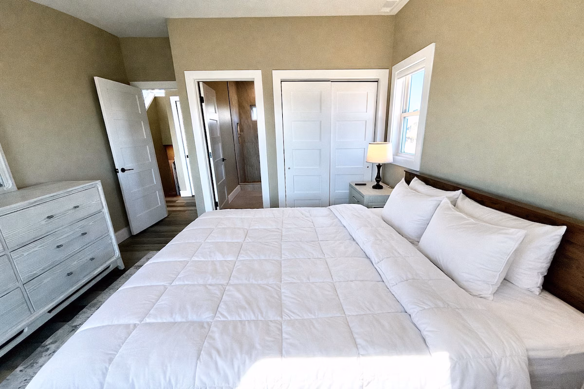 TripleSea — Bedroom 1 image 3