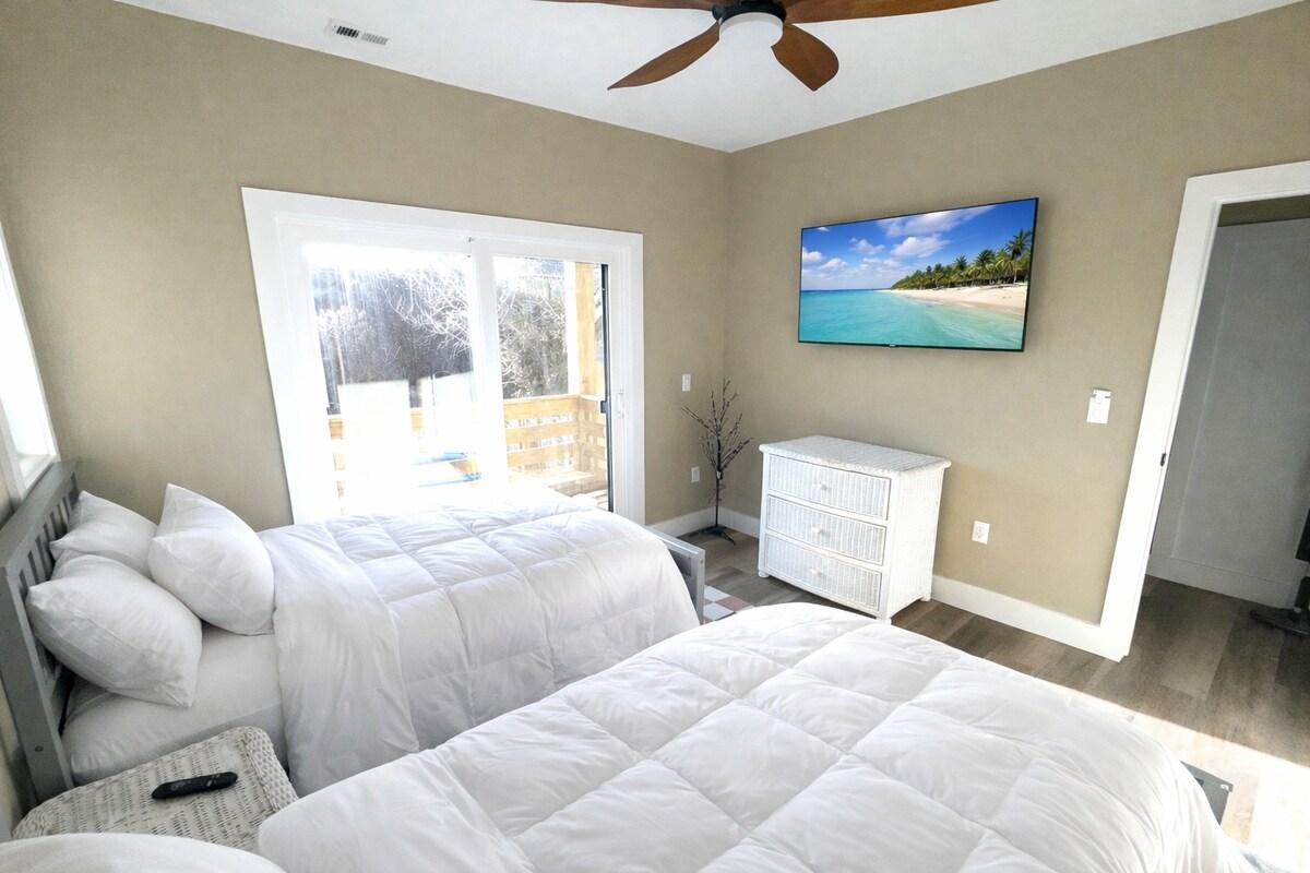 TripleSea — Bedroom 4 image 1