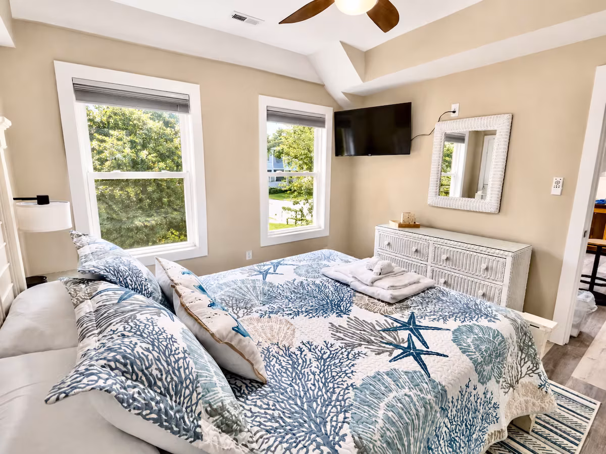 TripleSea — Bedroom 5 image 2
