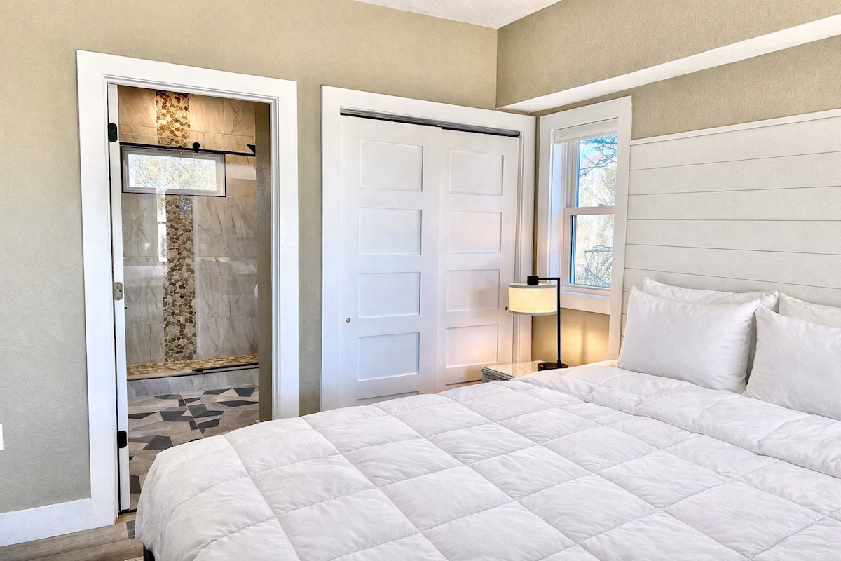 TripleSea — Bedroom 6 image 1