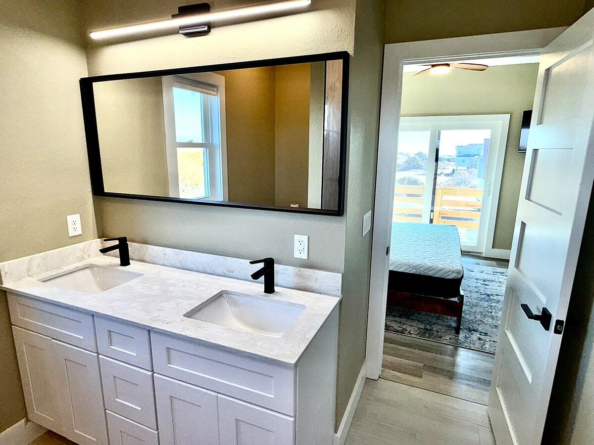 TripleSea — Full bathroom 2 image 1