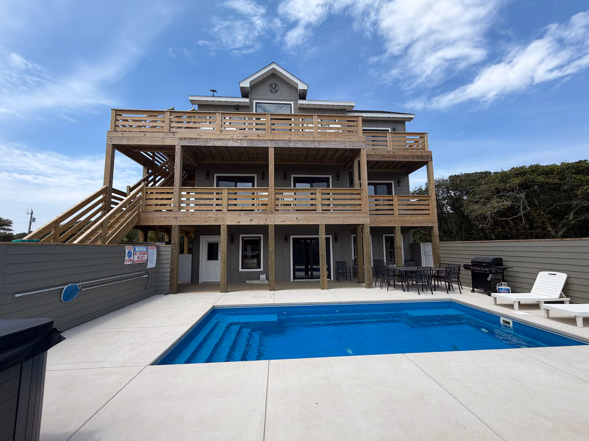 TripleSea — Pool image 4