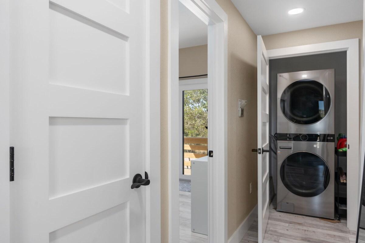Shades of Murmaids — Laundry area image 1